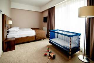 Отель Hotel Imperiale Освенцим Двухместный номер с 1 кроватью или 2 отдельными кроватями и собственной ванной комнатой-1